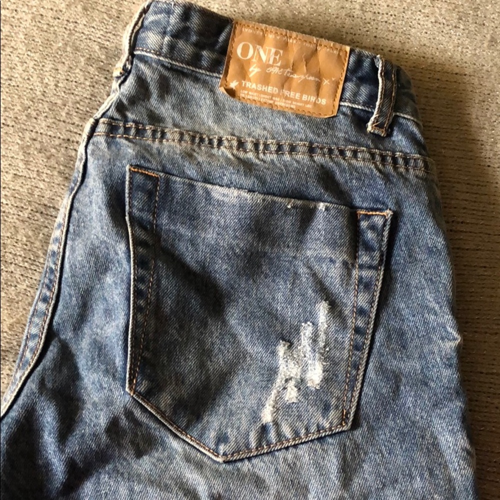 Pre Loved Ripped Jean - Picture 5 of 5